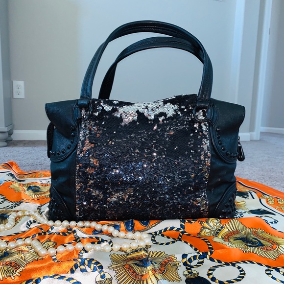 BCBGMaxAzria Handbags - Like New BCBGMaxAzira black leather satchel